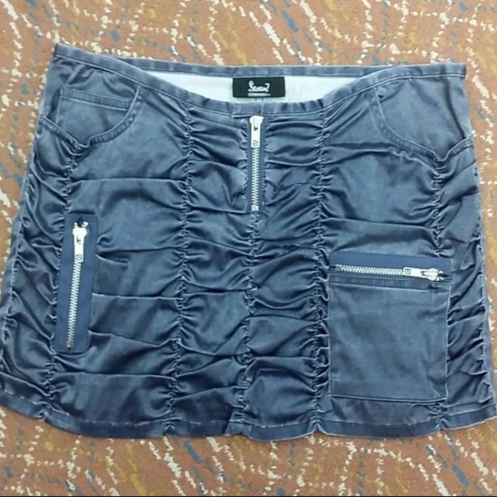 Y2K ruched mini skirt